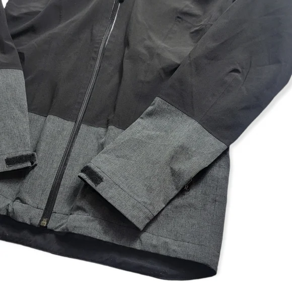 59. The North Face Hyvent 2.5L Full Zip Shell Jacket - Picture 2 of 8